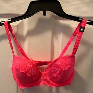 🆕 Victoria Secret Pink bra